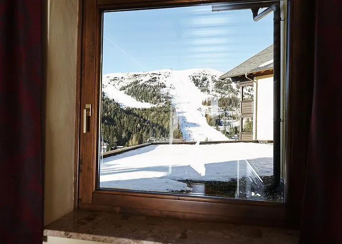 Hutter Gmbh Aparthotel 4*